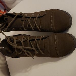 Steve Madden Lace Up Boots Size 6.5